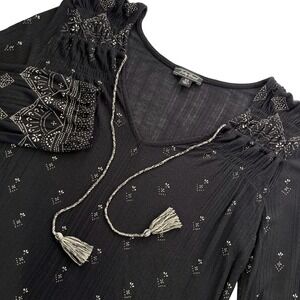 Lucky Brand Womens Black XS Flowy Long Sleeve Round Bottom‎ Blouse Top 601